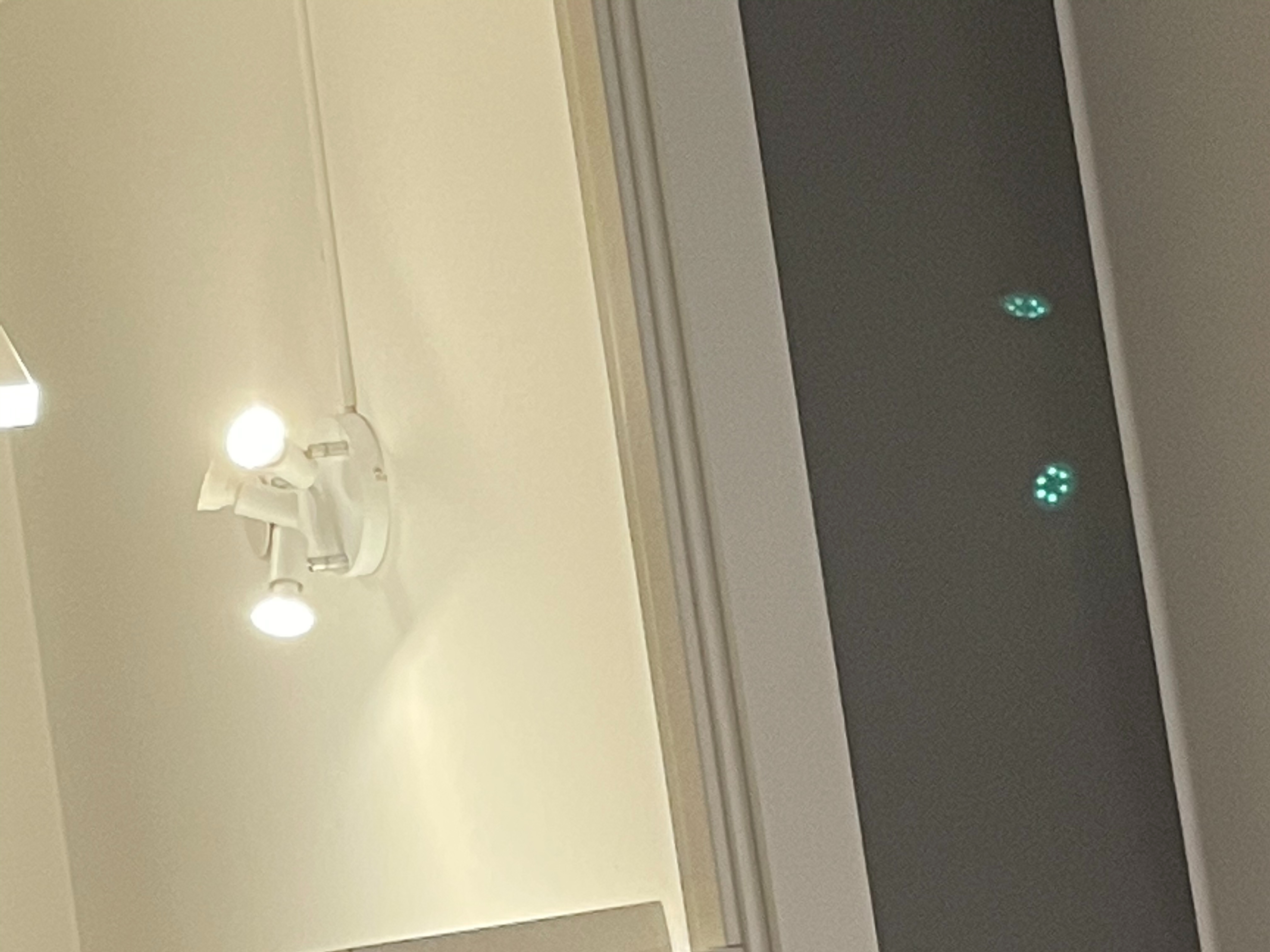 Camera showing reflection from light Apple Community