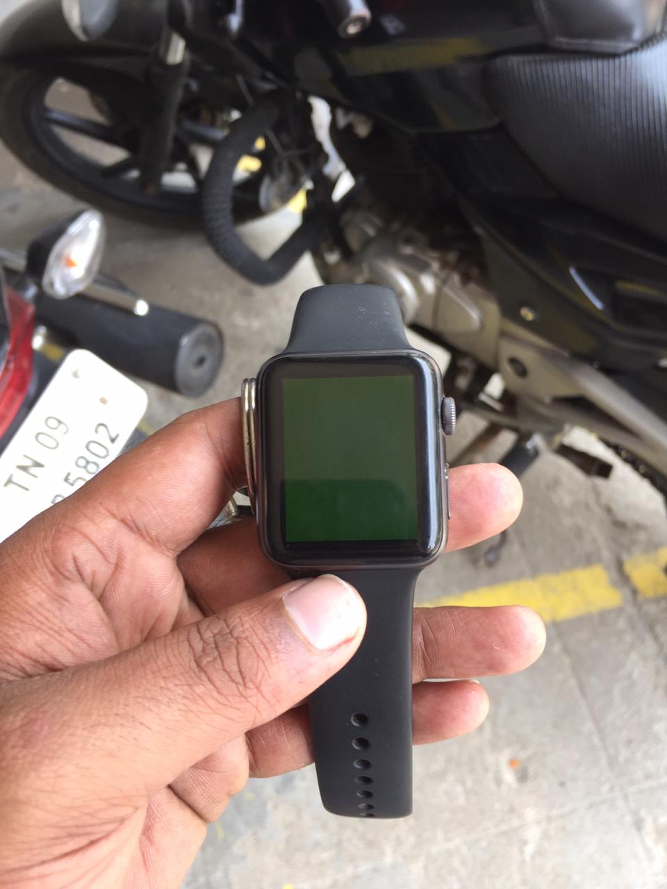 Apple watch showing full green screen Apple Community