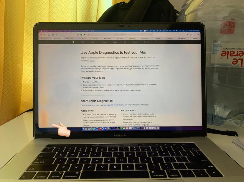 Yellow spot on a MacBook Pro 15" screen Apple Community