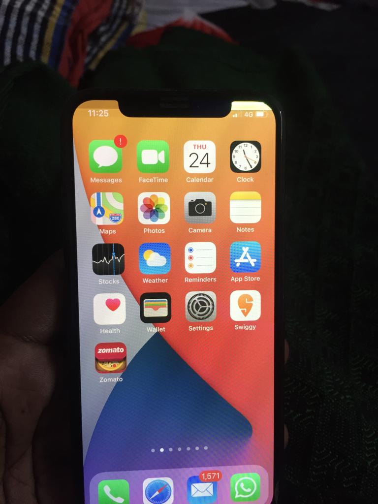 Iphone X green line in top right corner o… Apple Community