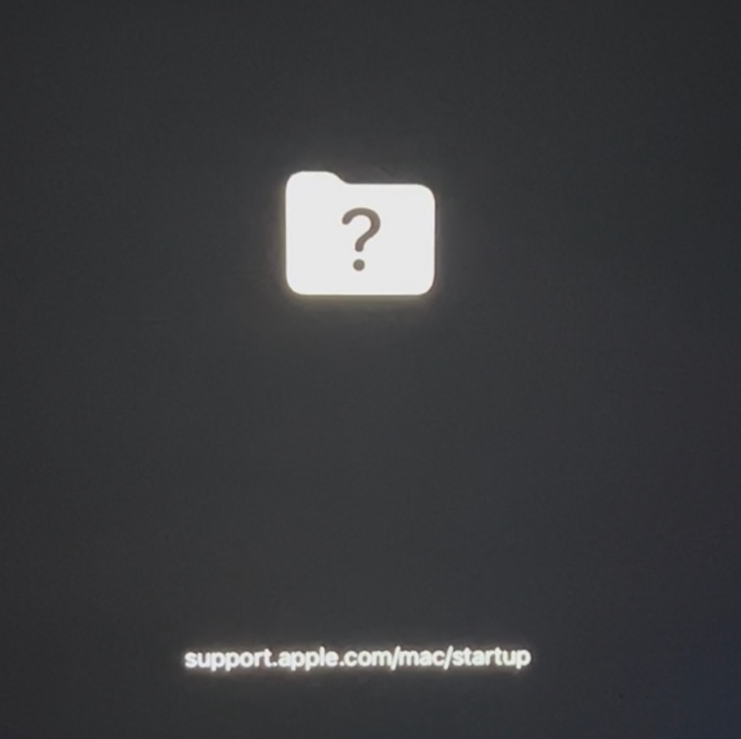 MacBook Pro screen shows blinking folder … Apple Community