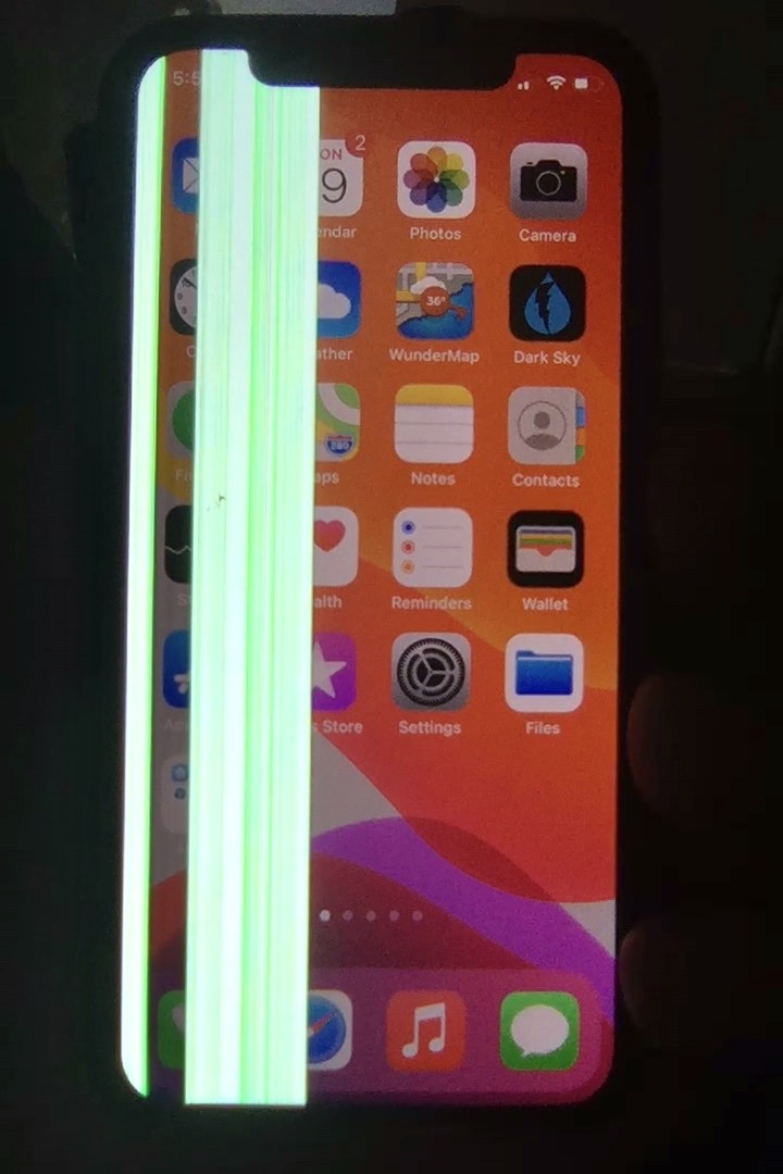 iPhone X green stripe on display Apple Community