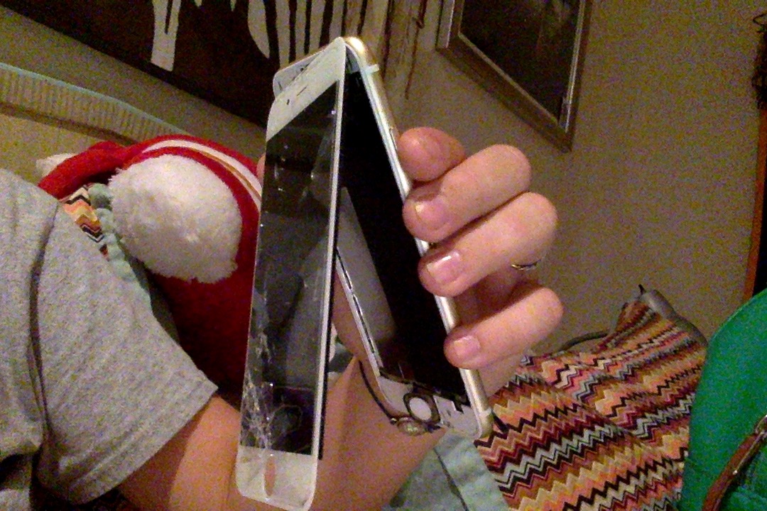 Iphone 6 screen fell off. Apple Community