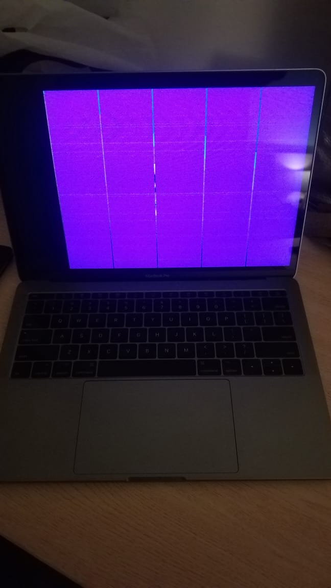 pink screen on Macbook Pro 2018 Apple Community