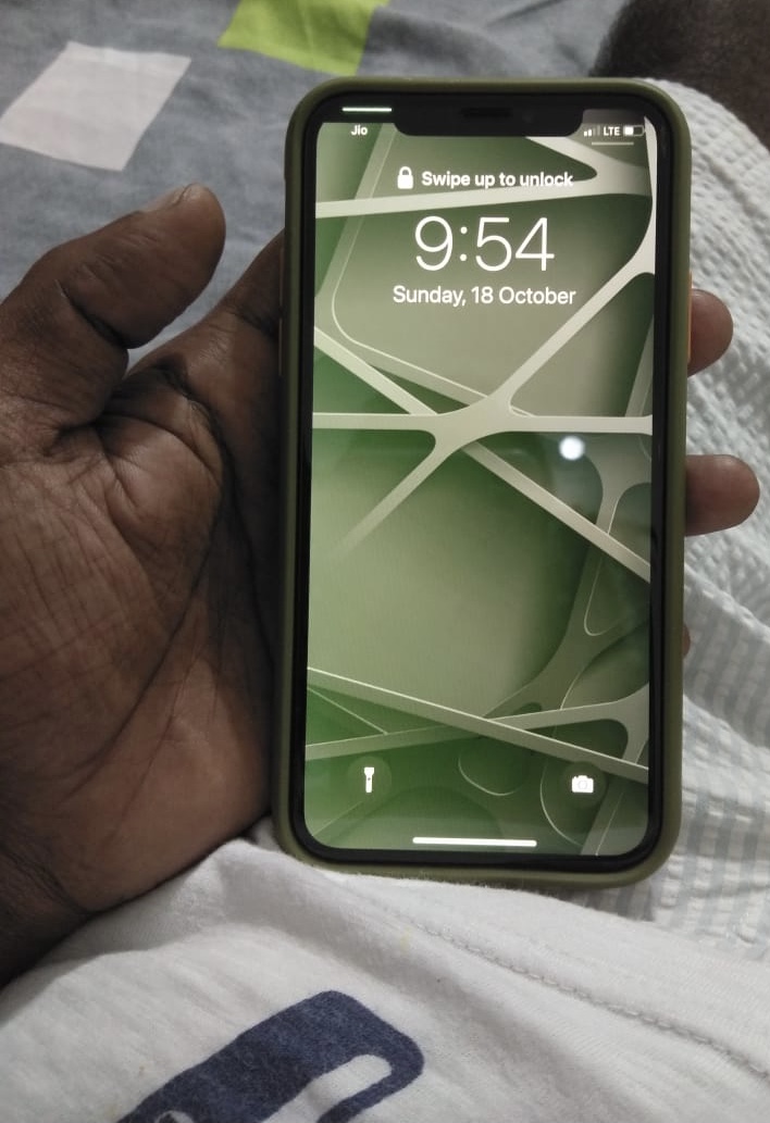 Green screen Apple Community