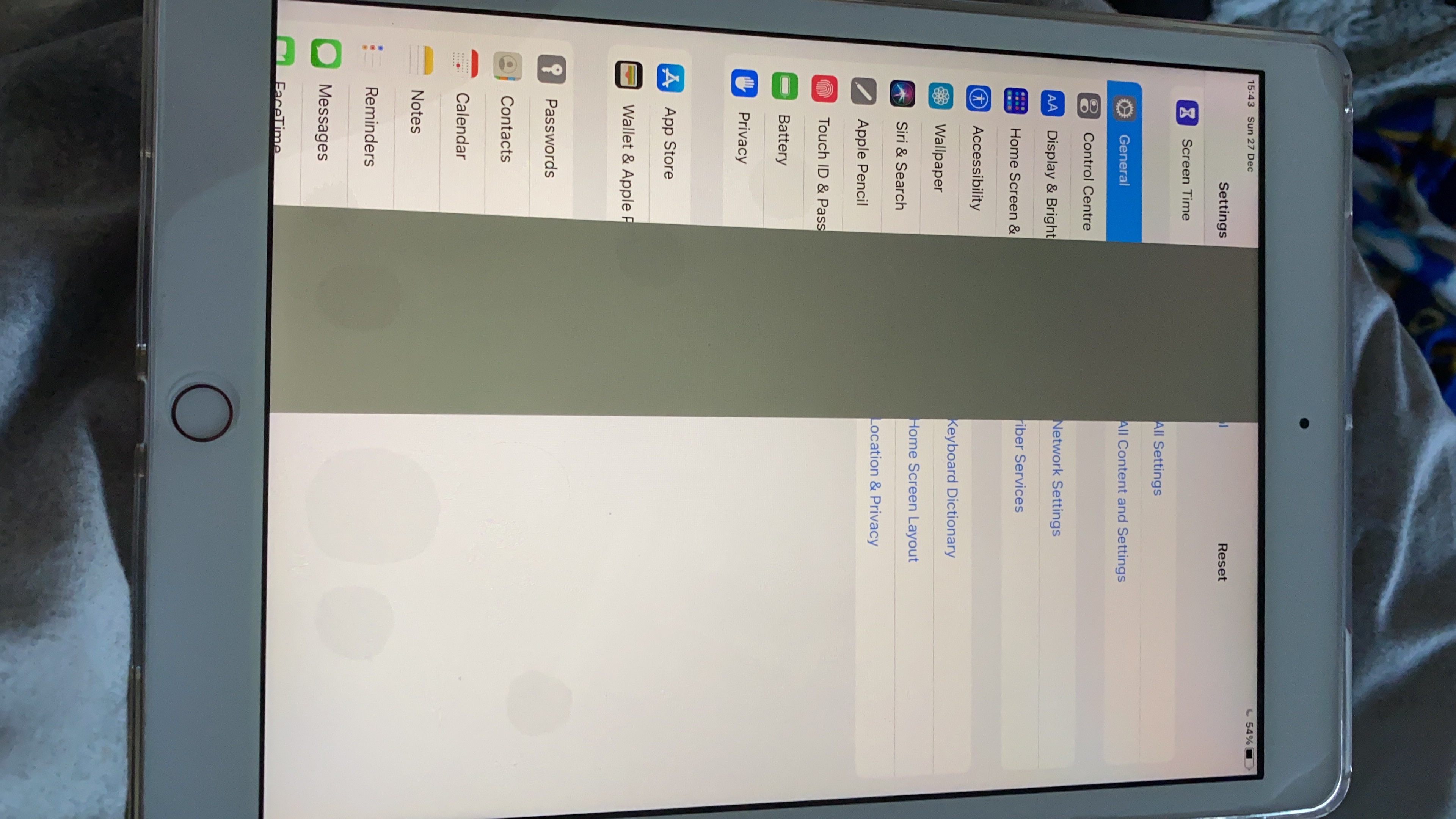 8th gen iPad grey vertical line on screen Apple Community