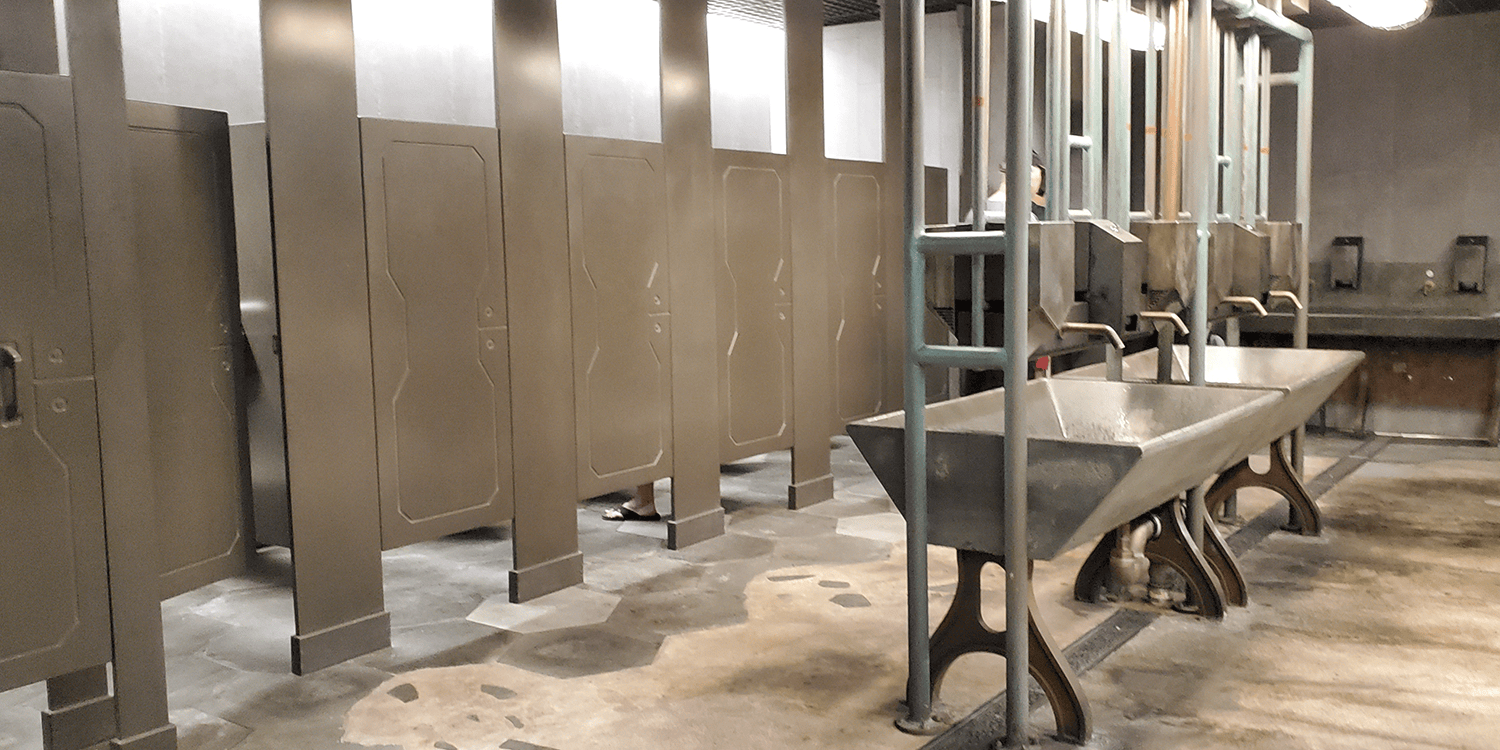 BATHROOM Galaxy’s Edge Market Hollywood Studios disDumps