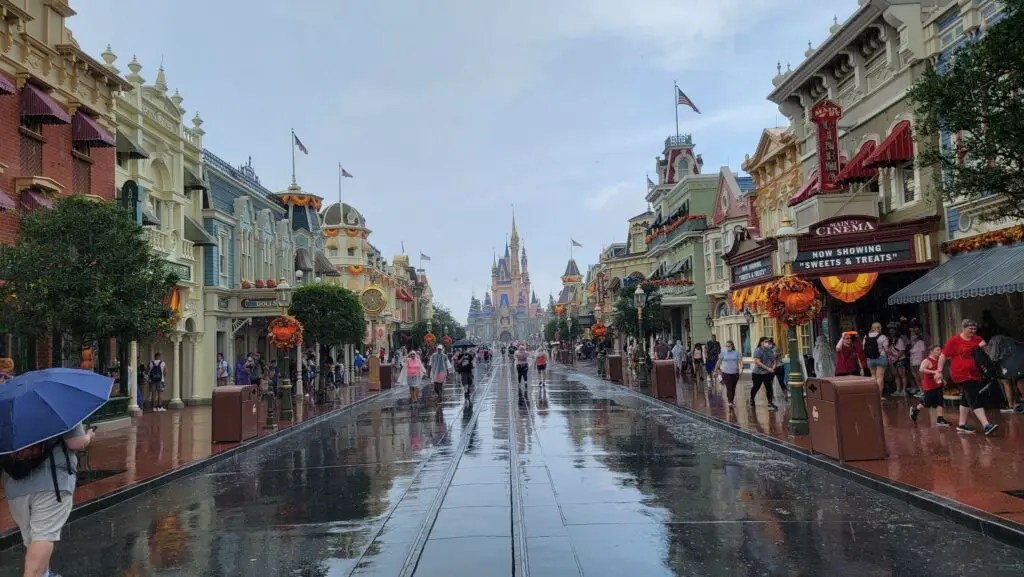 What is Disney World's Policy on Hurricane Cancellations and Refunds?