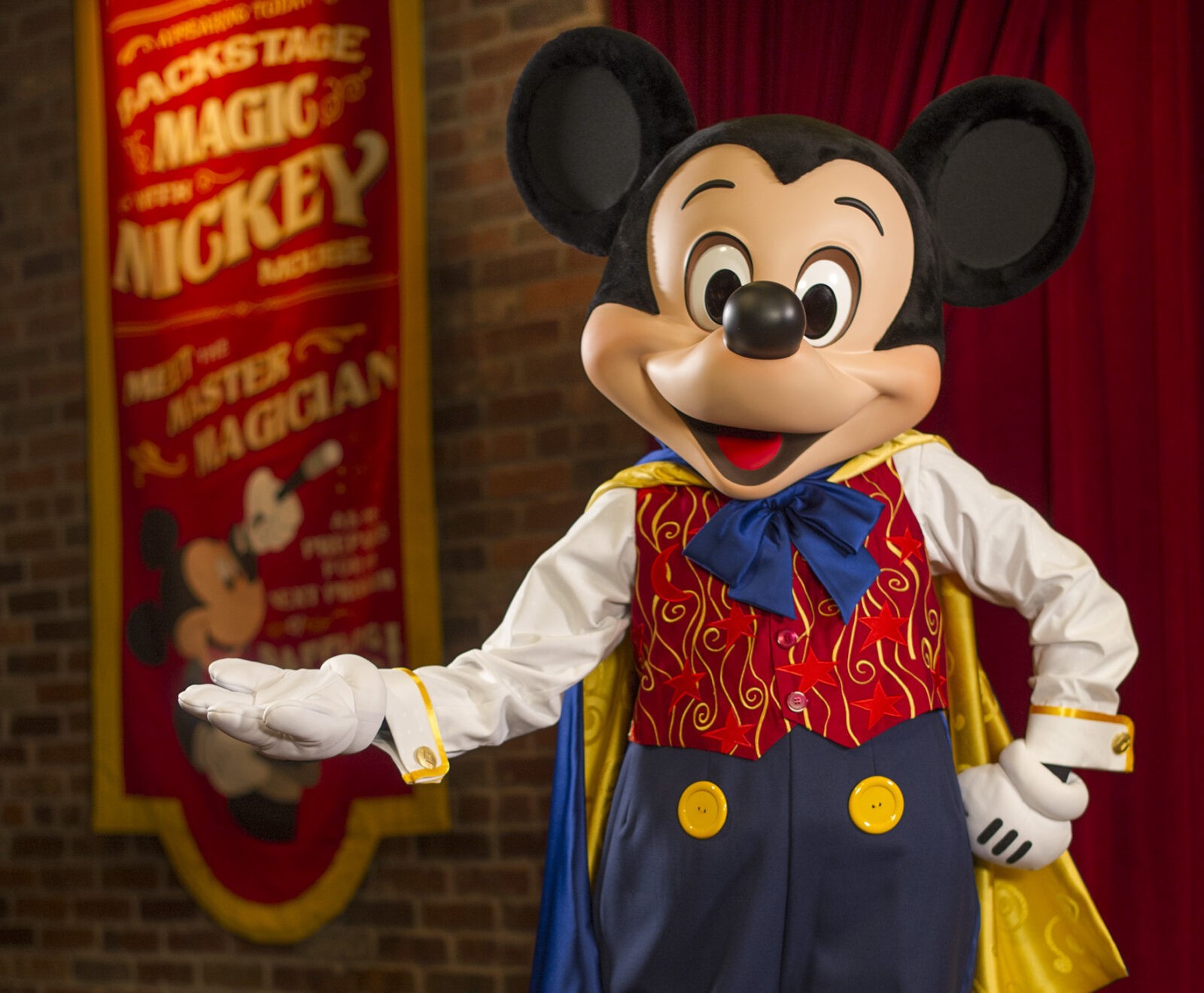 Mickey Mouse is now silent at Magic Kingdom meet and greet - Disney Diary