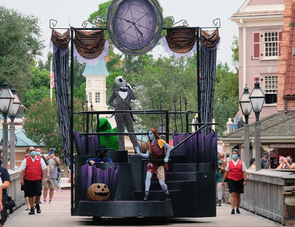 Photos Nightmare Before Christmas cavalcade at Magic Kingdom