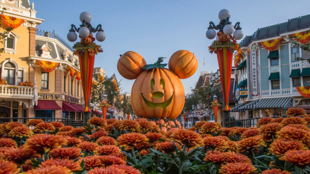 Halloween Events 2023 California Disneyland in October 2023 Everything About Halloween