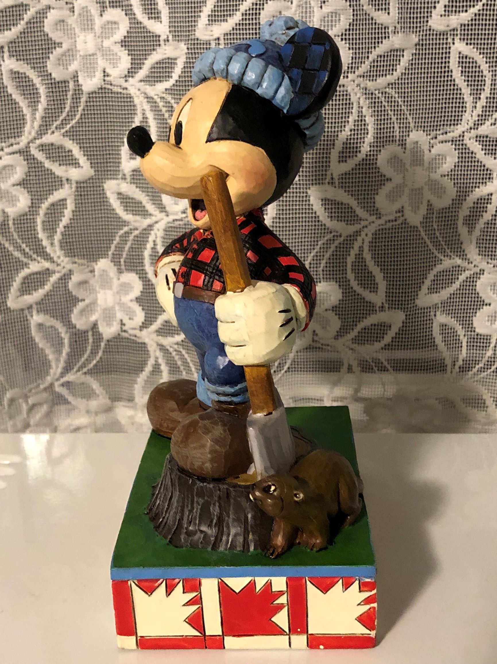 Walt Disney Showcase Collection Canadian Mickey Disleelandia