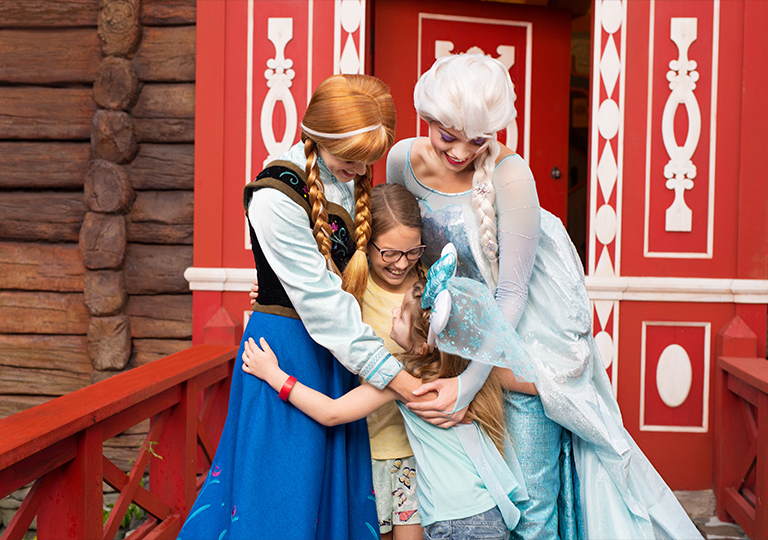 6 Ways to Celebrate Your Love for FROZEN Disney® Visa® Credit Cards
