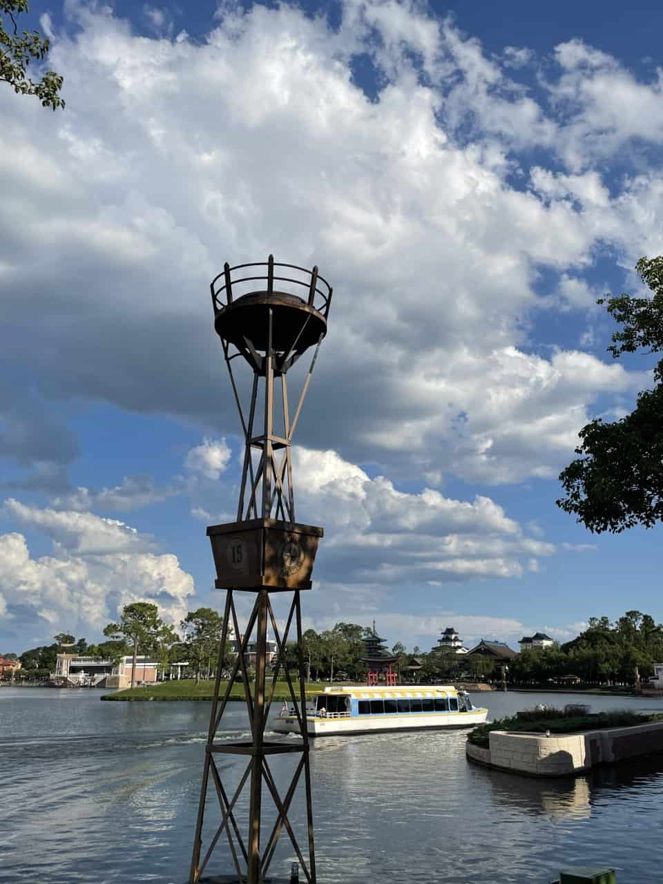 Tips & Tricks To Know About The Disney FriendShip Boats •