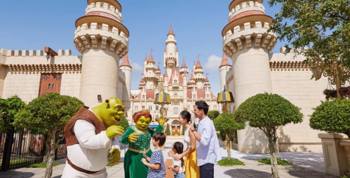 Did Universal Studios Singapore Build a Castle for a Disney Park