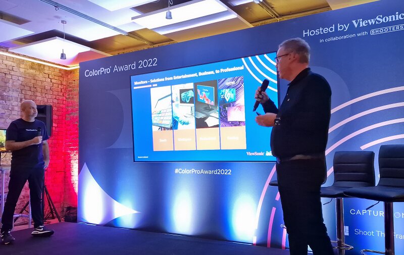 Thanksgiving ‘Pot Luck’ HUDs & Colour Controlled Monitors Display Daily