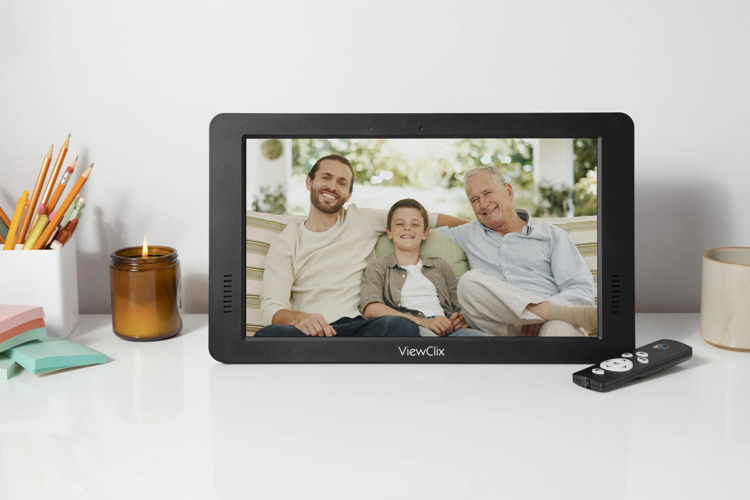 ViewClix Launches AllNew Smart Displays For Seniors and Their Families