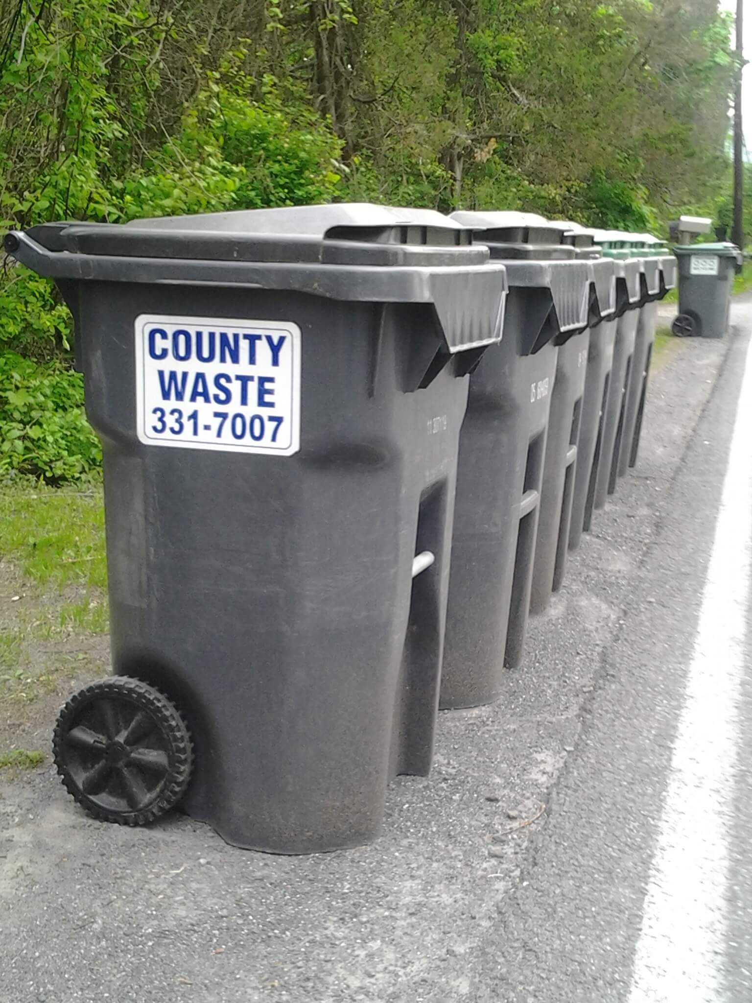 5 Best Outdoor Garbage Cans With Locking Lids And Wheels