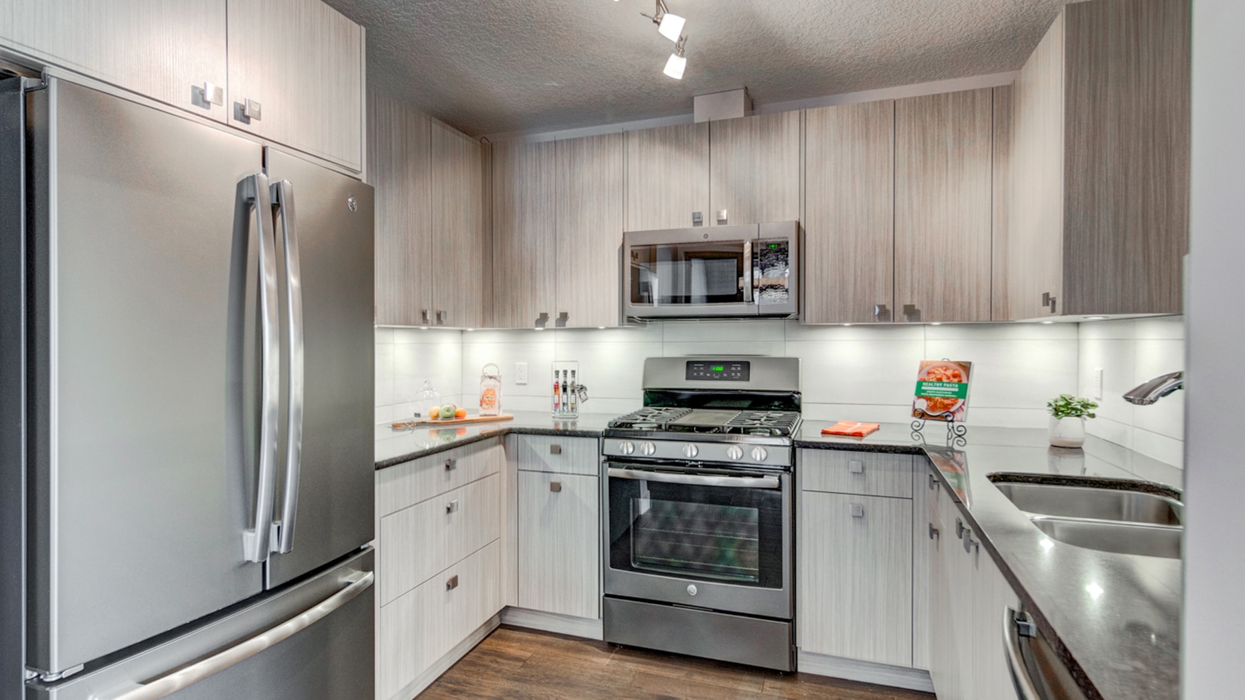 PINE Distinctive Homes