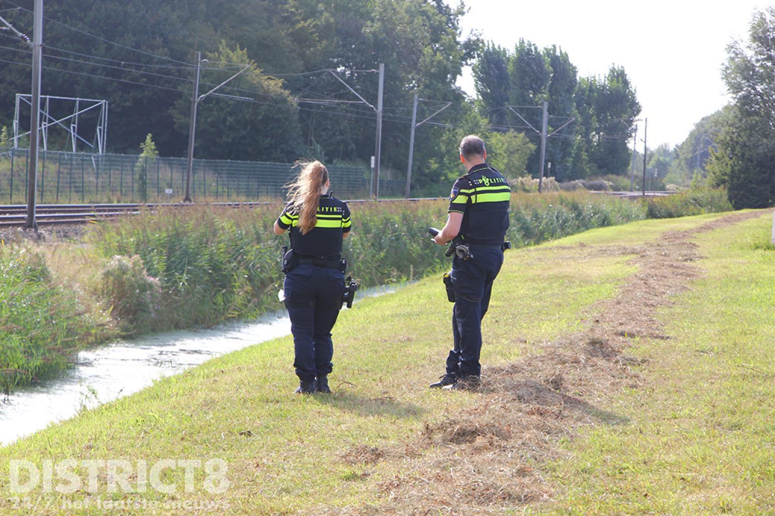 Automobilist raakt met auto te water Zoetermeerse Rijweg Zoetermeer