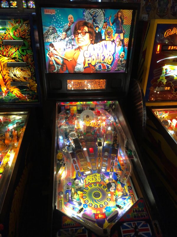 Austin Powers Pinball Machine Stern 2001 Green Bay, WI District 82