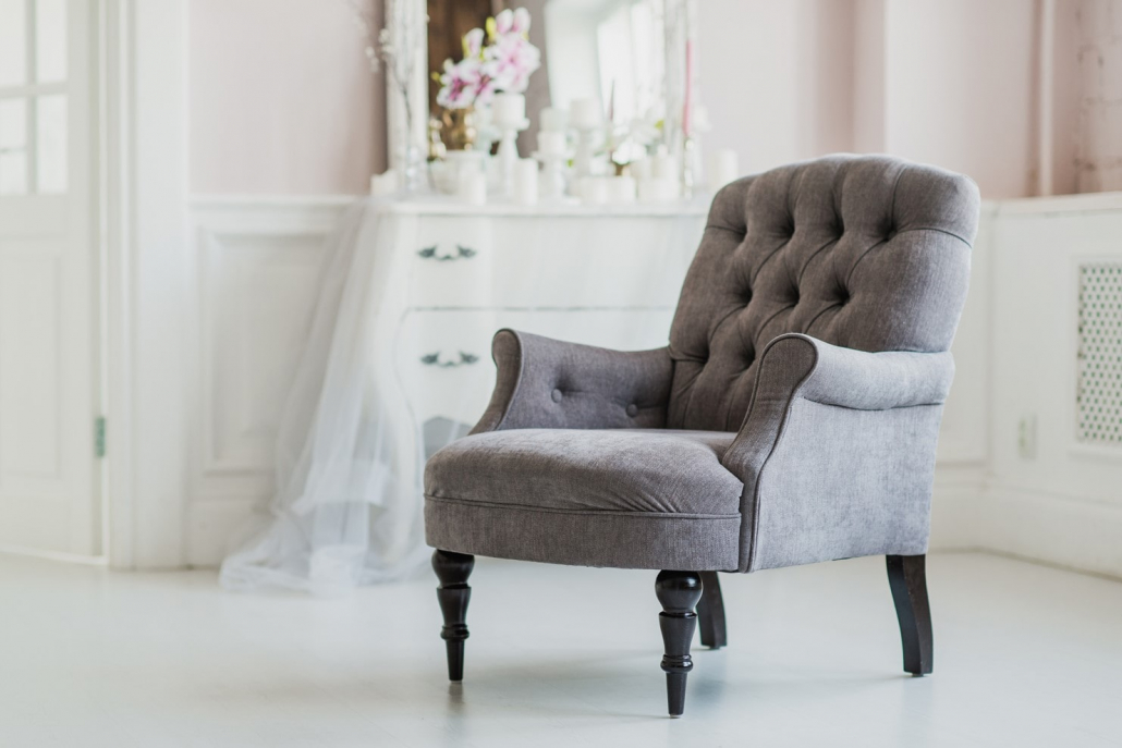 Las telas de tapizado tienen un precio que va desde los 30€ a los 200€. Una silla antigua, con muelles, reparándolos, con guarnecido, acabada y. puntada arrepentirse mezclador cuanto cuesta tapizar un sillon mexico