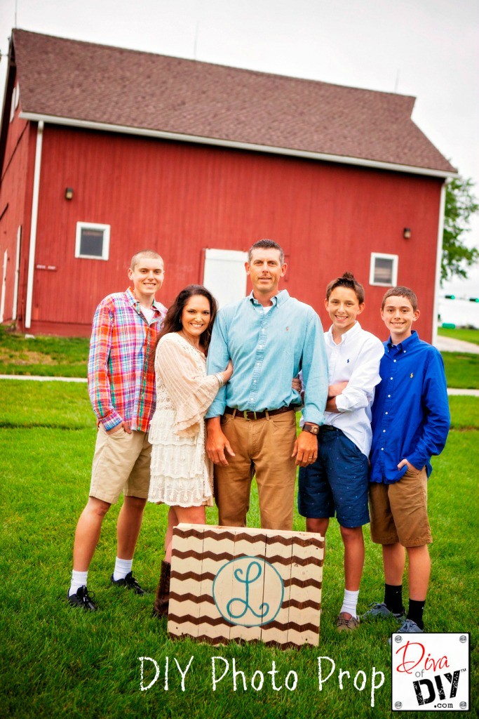 Create a DIY Family Photo Prop