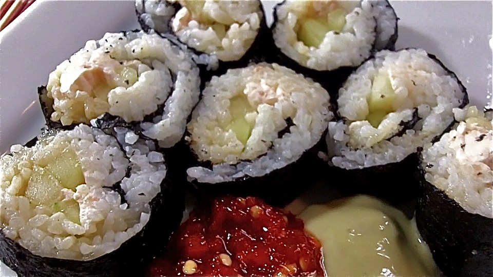 Homemade Philly Sushi Rolls (Salmon Cream Cheese) Divas Can Cook