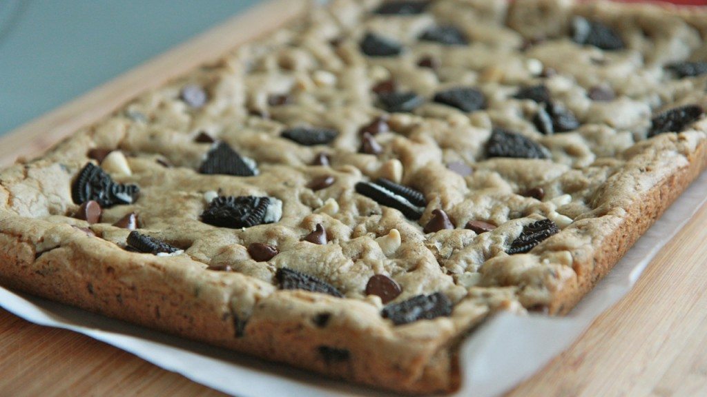 Cookies and Cream Oreo Blondies Recipe Divas Can Cook