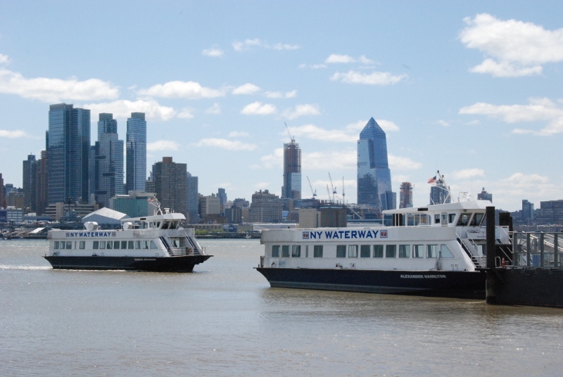 NY Waterway gets Corps dock permit, but city officials still fighting