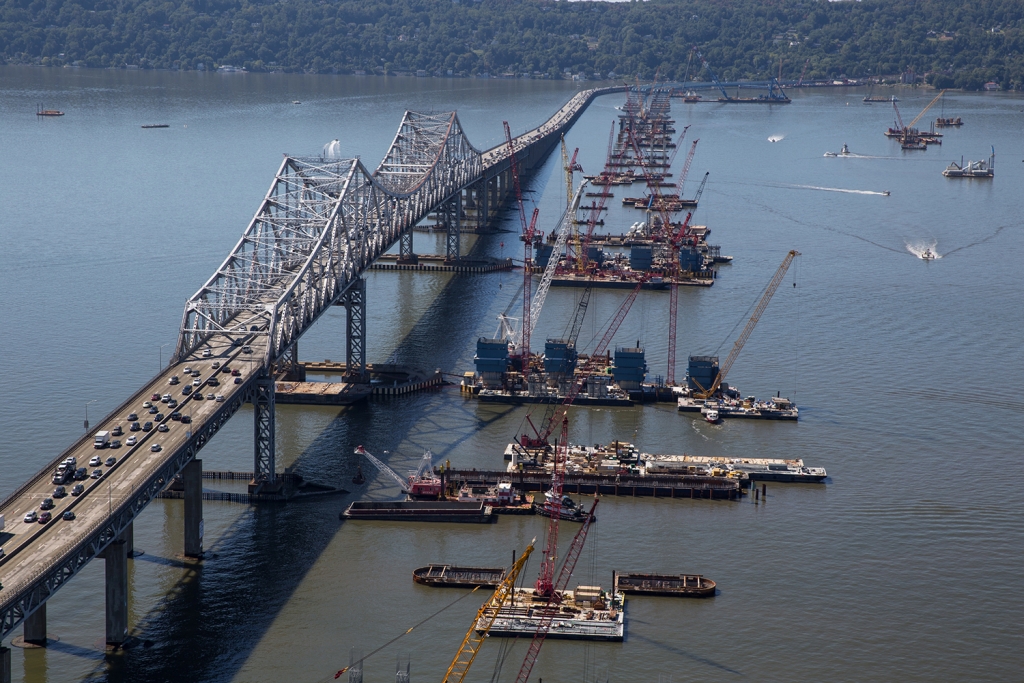 Crane collapse closes Tappan Zee bridge WorkBoat