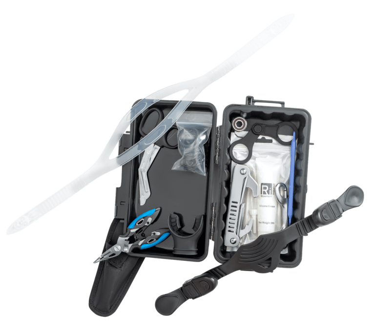 Dive like an expert A complete list of everything your SCUBA saveadive kit must have. • Divekit