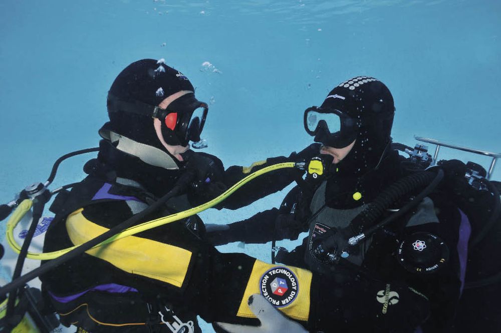 How to cope with a regulator freeflow DIVE Magazine