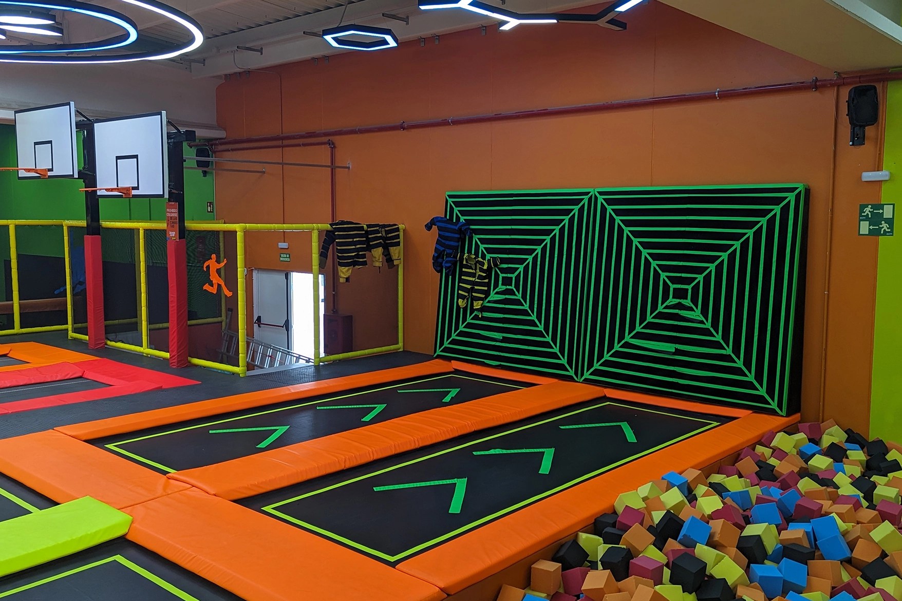 Parque de camas elásticas en Santiago DIVER JUMP