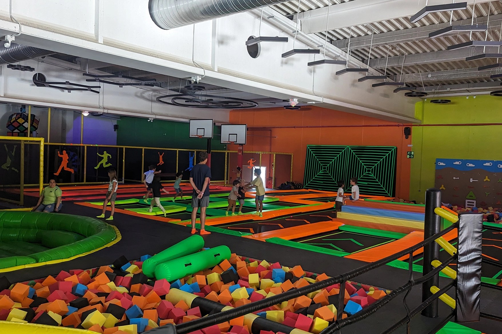 Parque de camas elásticas en Leganés DIVER JUMP