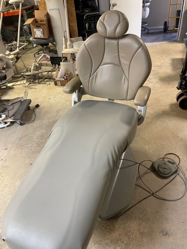 Pelton & Crane SP15 Dental Exam Chair +broken arm+ Diversified Dental