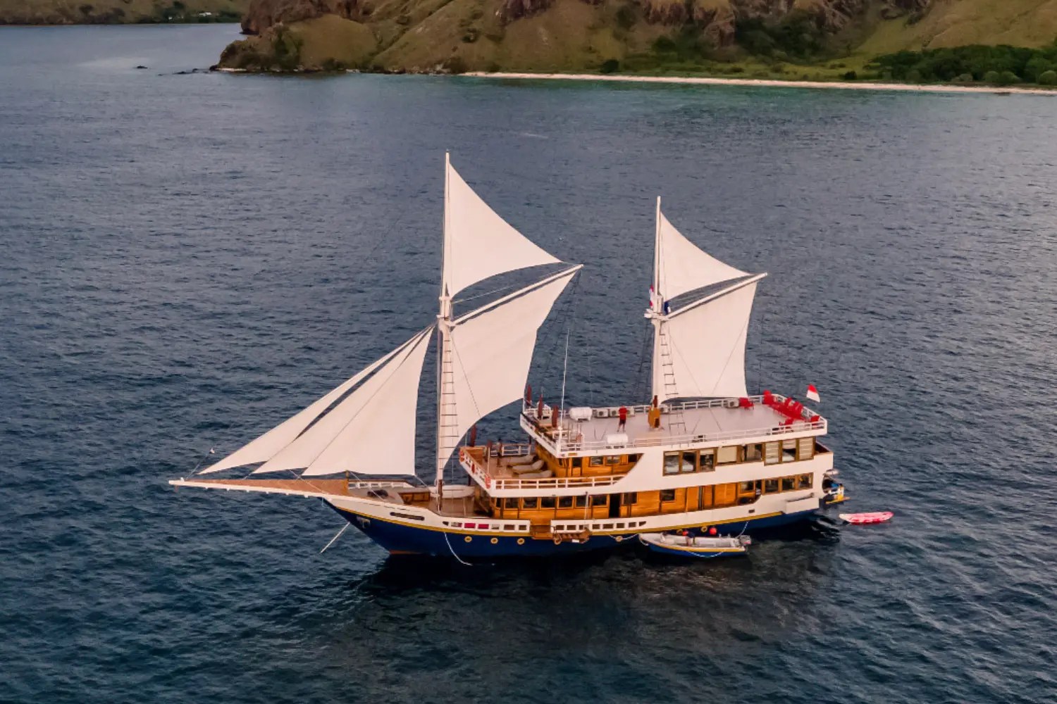 Liveaboard Diving Raja Ampat Nusa Kembara Dive Trips Indonesia
