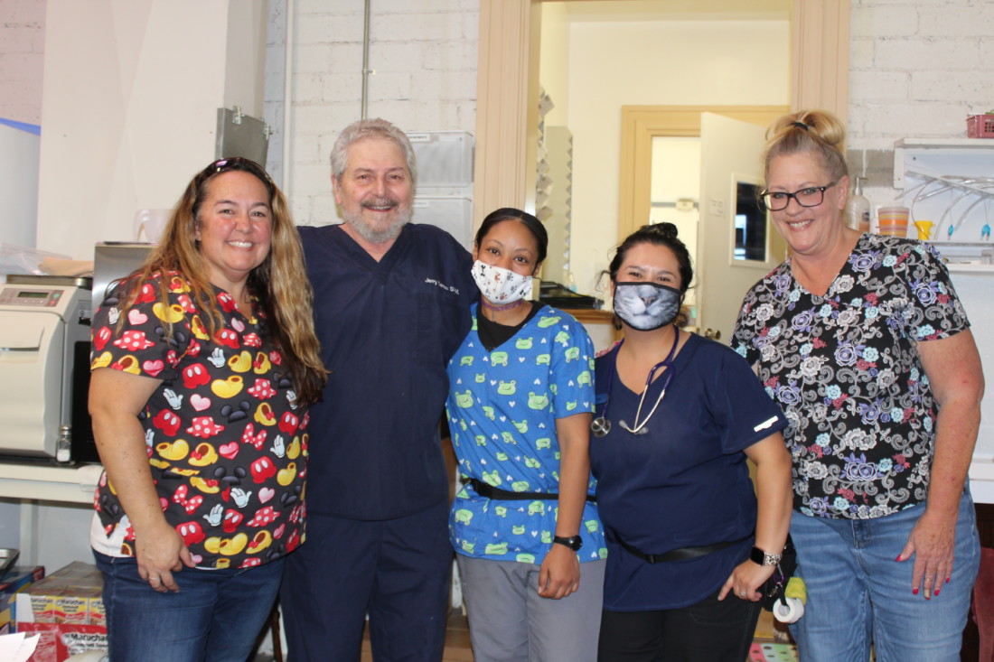 Local veterinarian hangs up stethoscope after 29 years in Hollister