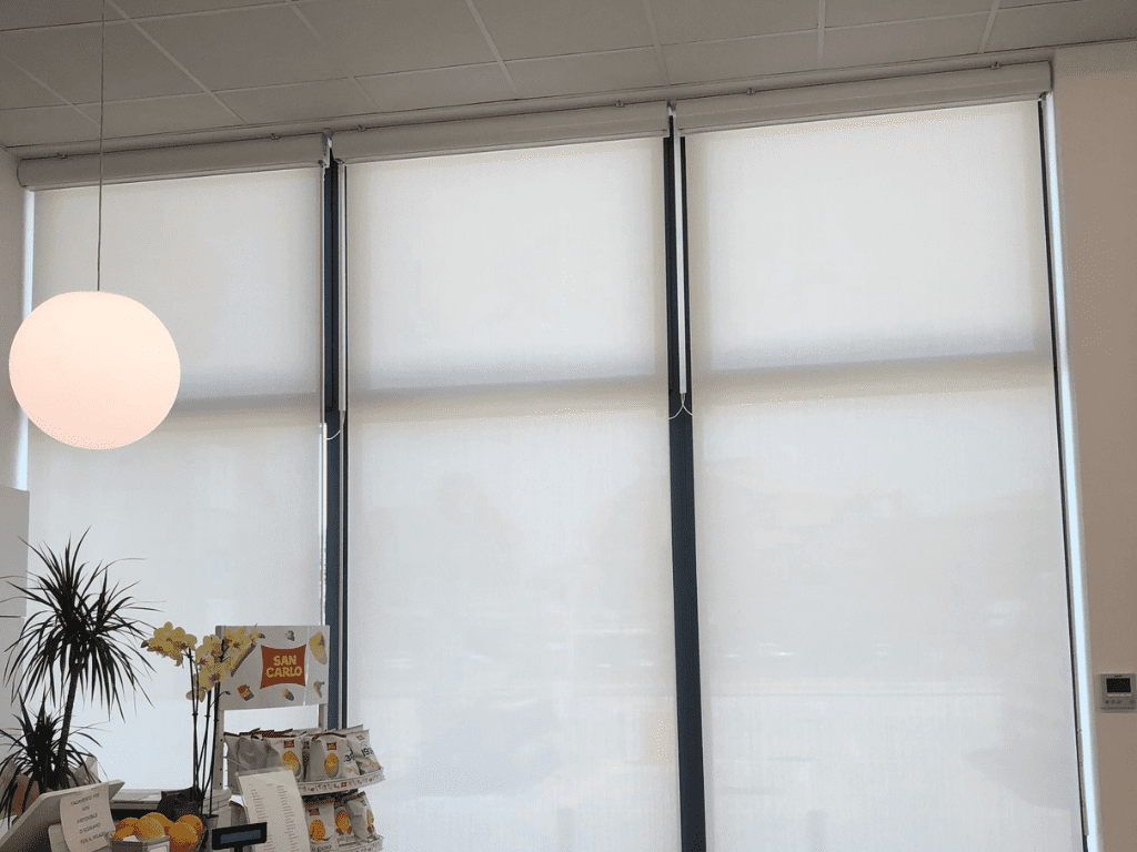 Rollup screen fireproof (class 1) Diviflex privacy and safety