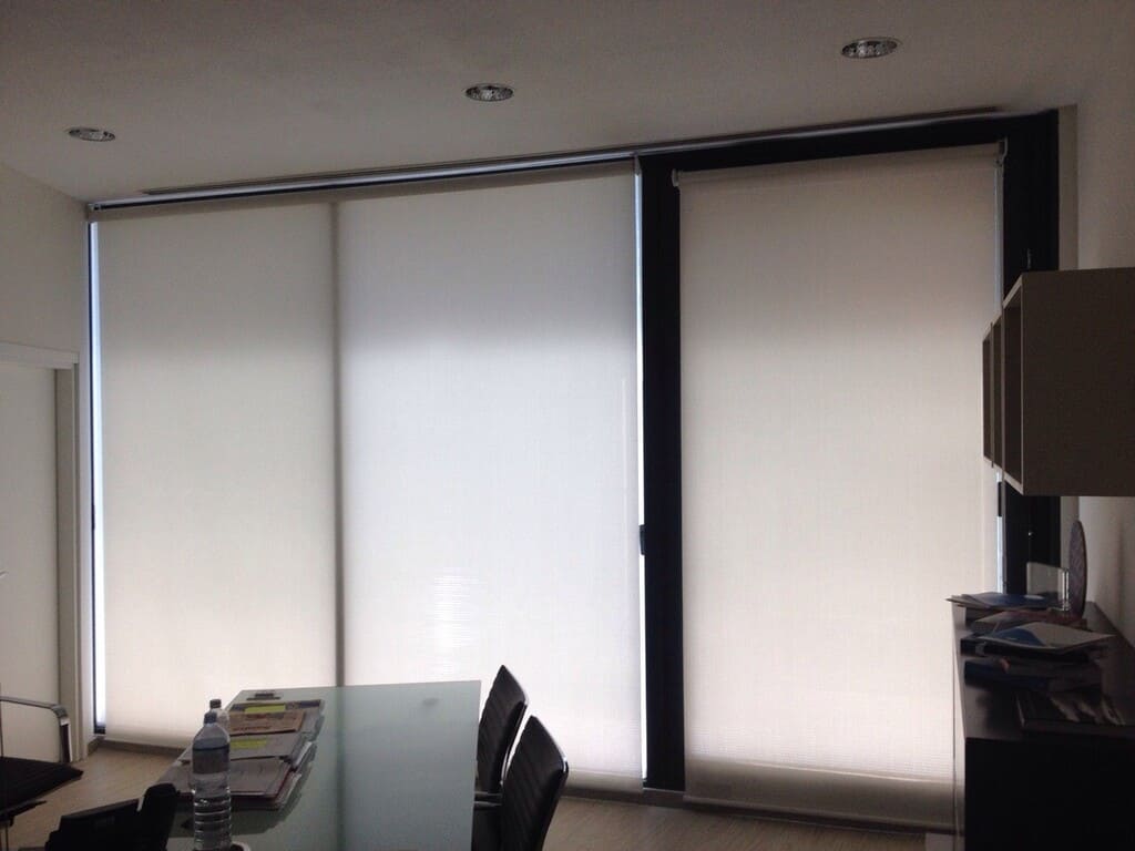 Rollup screen fireproof (class 1) Diviflex privacy and safety