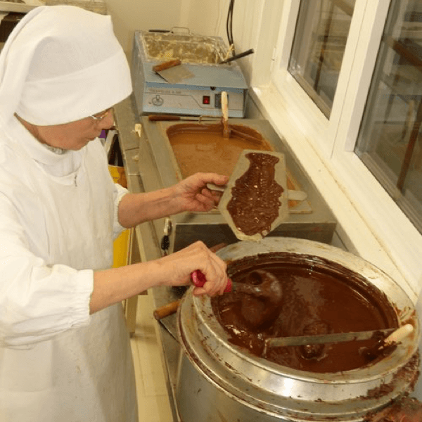 L'abbaye NotreDame de la paix de Castagniers et "les soeurs chocolat"