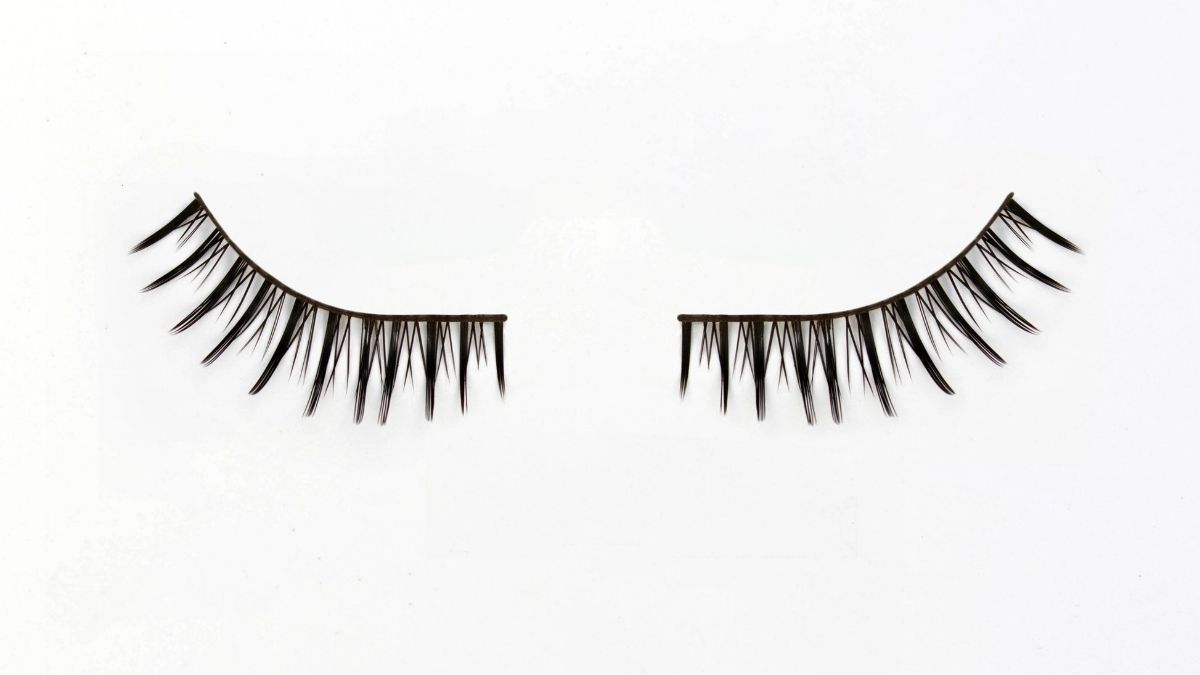 Can You Wear Lashes on Top of Eyelash Extensions?