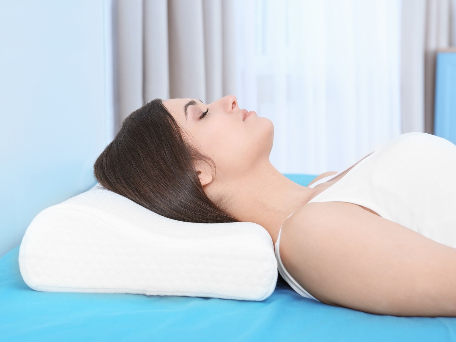 How to Sleep With Eyelash Extensions (Without Ruining Them)