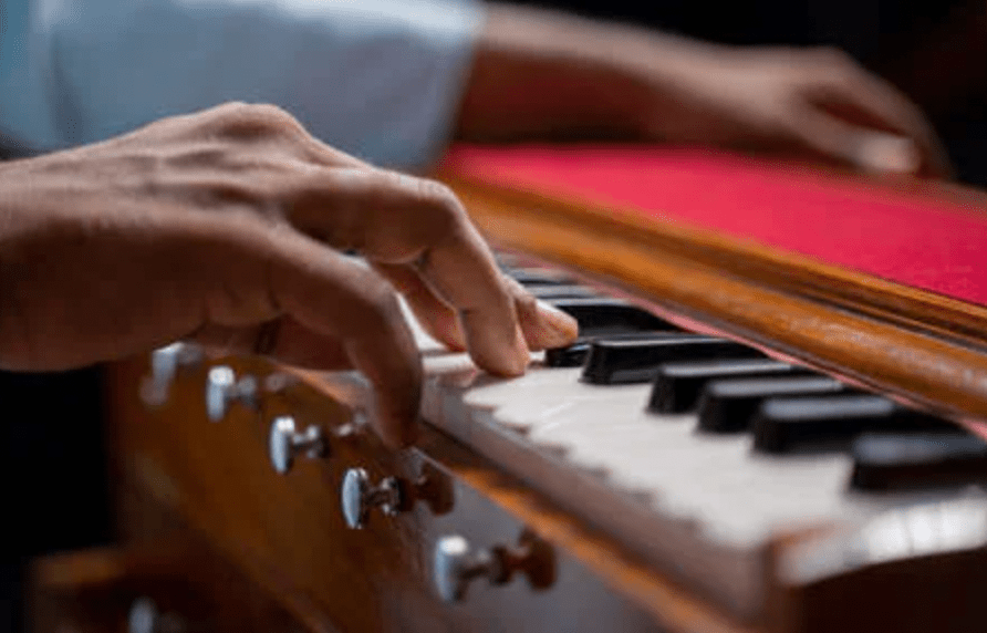 Harmonium Lessons Divino BetSatori