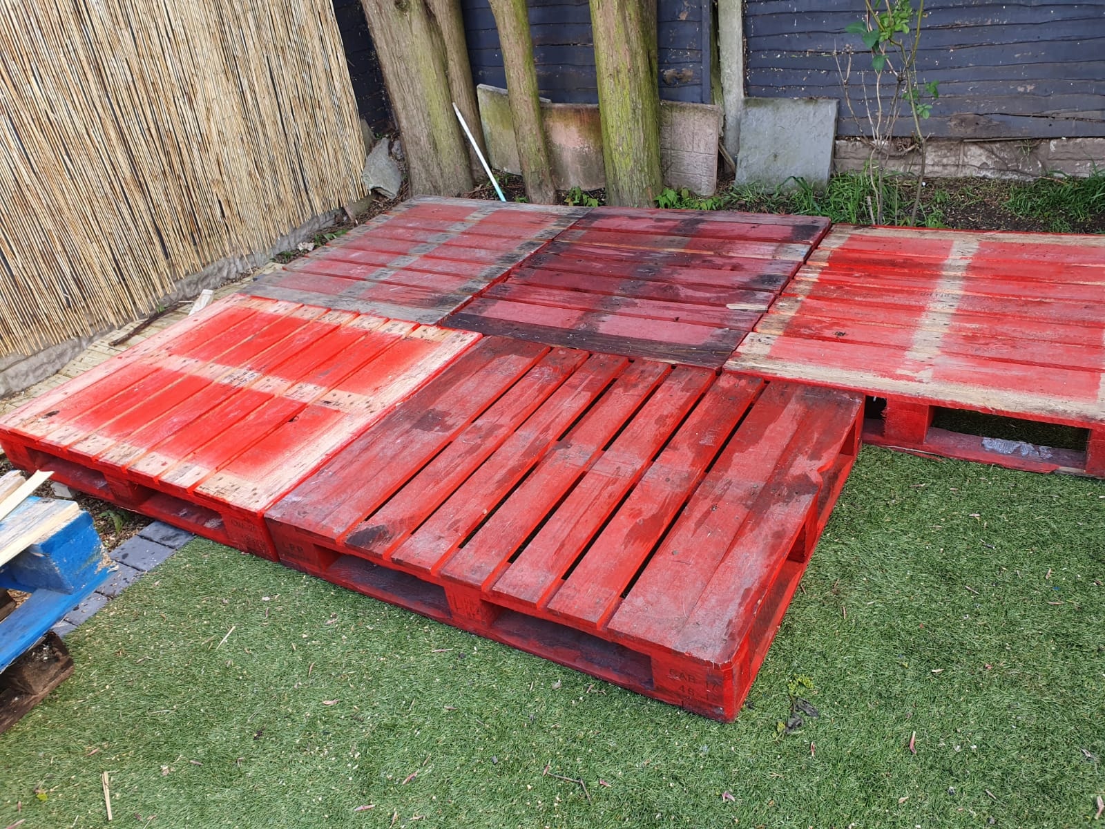 Raised Decking on Pallets/ Patio Made with Wooden Pallets