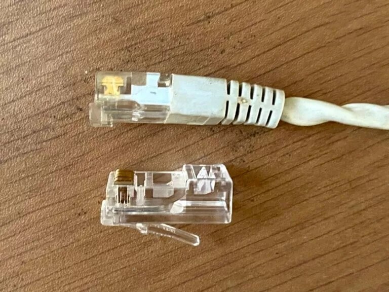 LANケーブルのRJ45コネクターの爪折れ修理 DIY Do It Yourself
