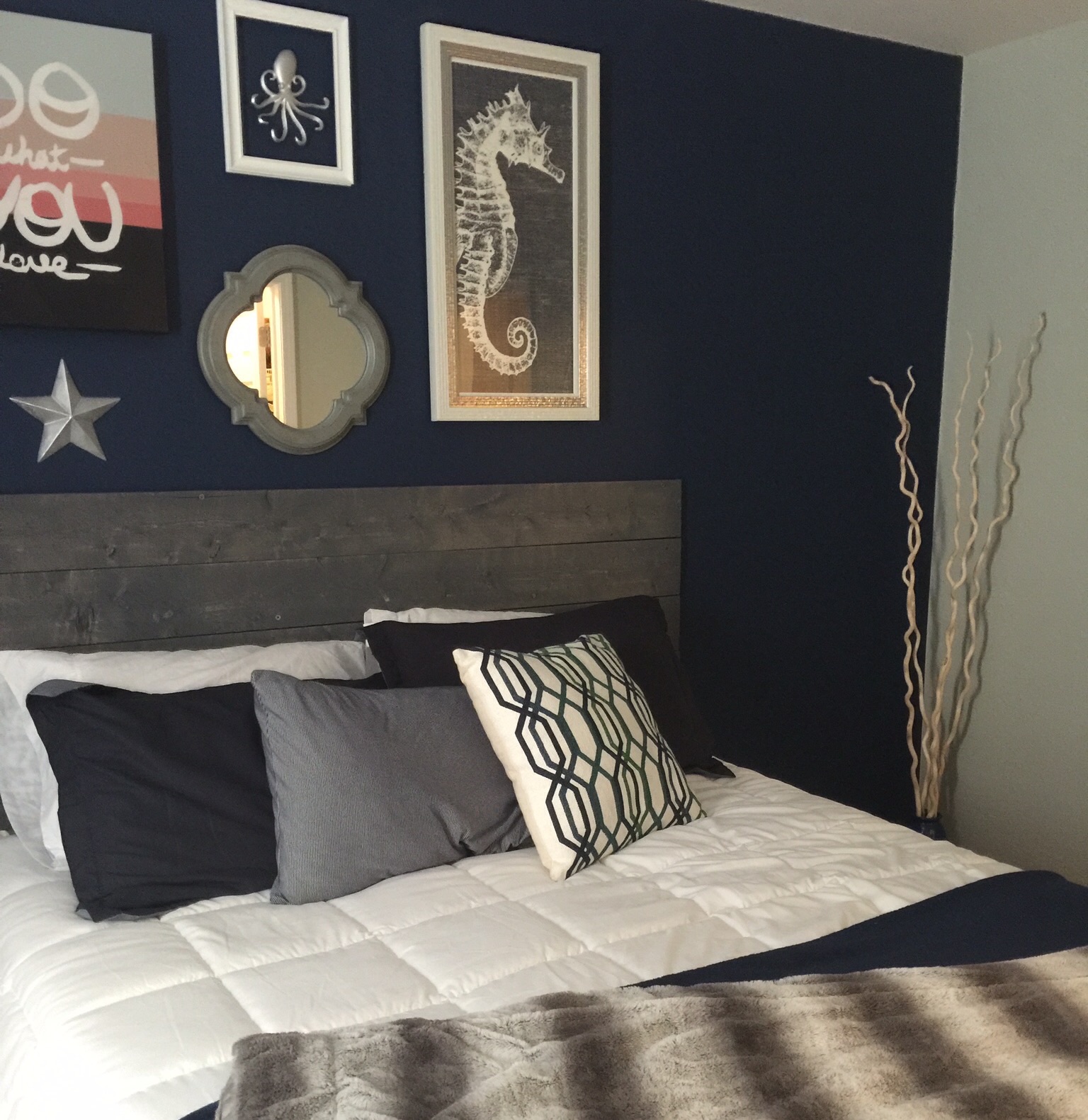 The easiest DIY wood plank headboard. Under 20!! diyblondie