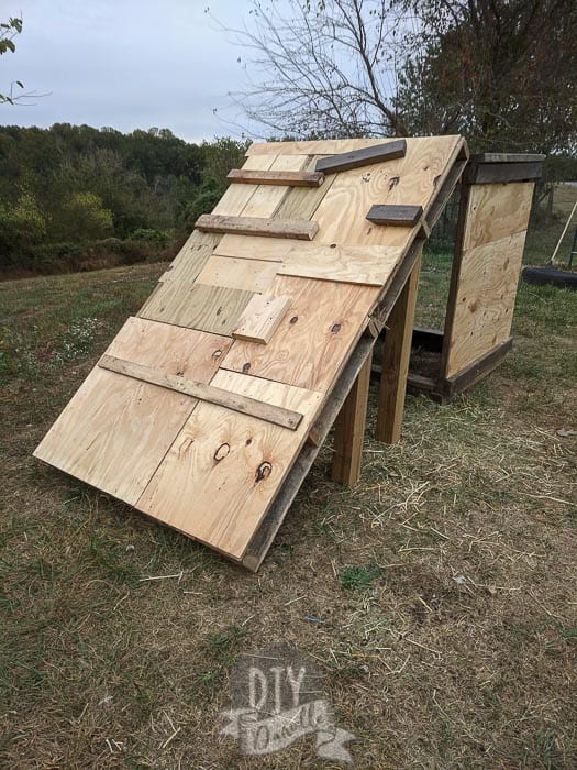 DIY Goat Playground with Pallets & Scrap Wood DIY Danielle®