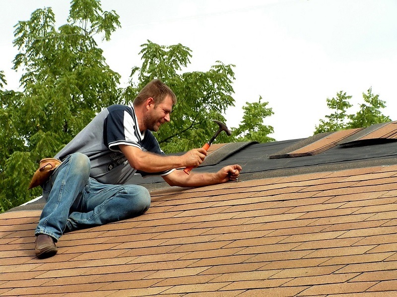 How Patching a Roof Differs From Repair