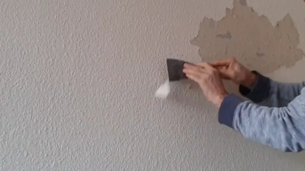 DIY Guide How to Remove Woodchip Wallpaper in a Few Hours